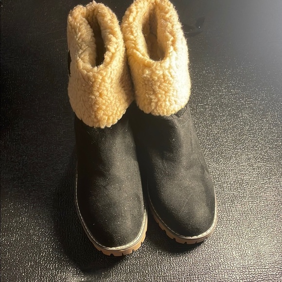 Source Unknown Black and Cream Ankle Booties - Picture 3 of 5